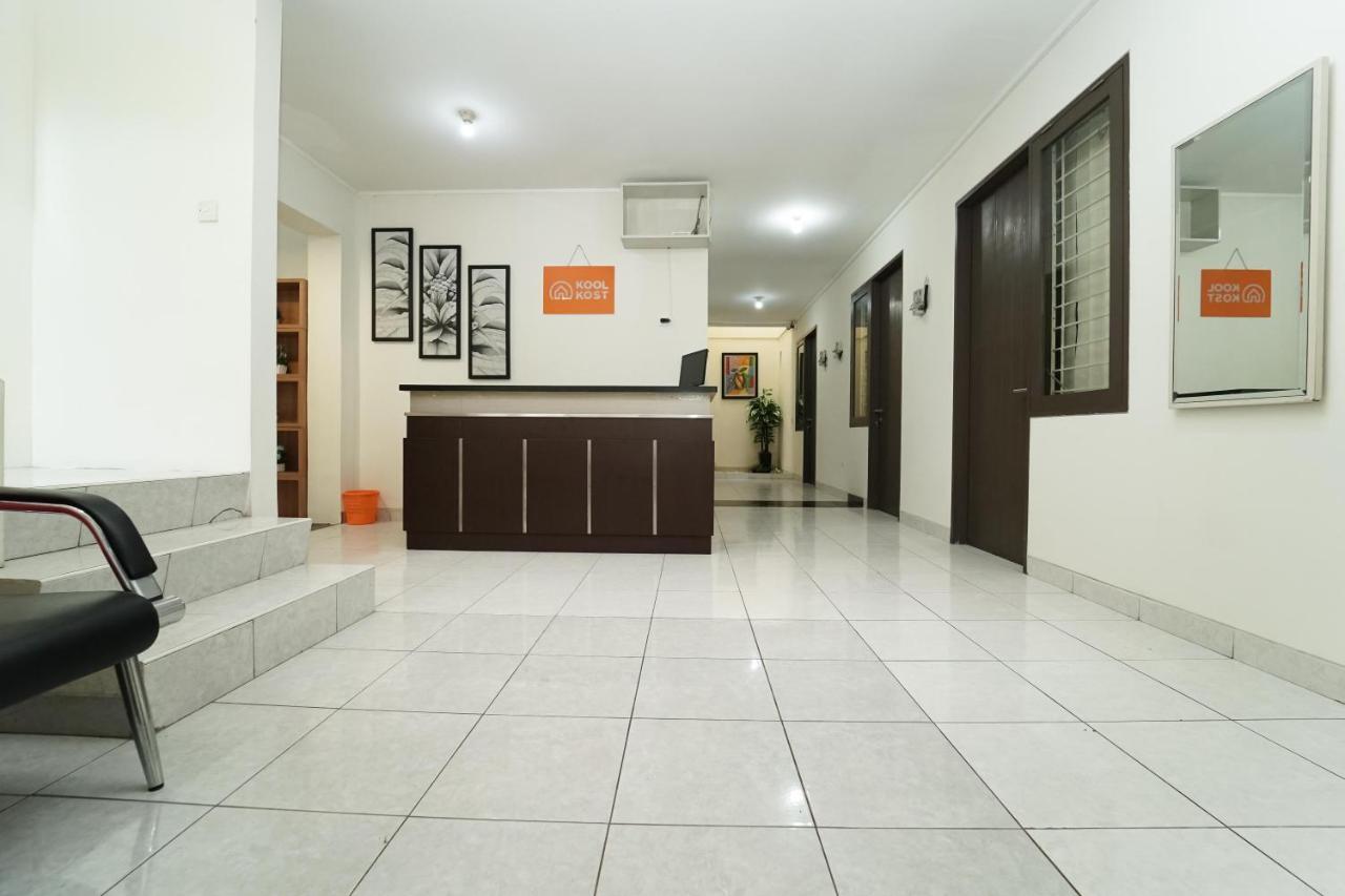 Koolkost Near Universitas Prasetiya Mulya Pagedangan Esterno foto
