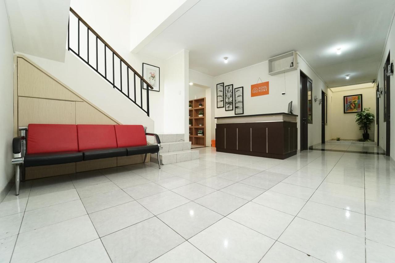 Koolkost Near Universitas Prasetiya Mulya Pagedangan Esterno foto